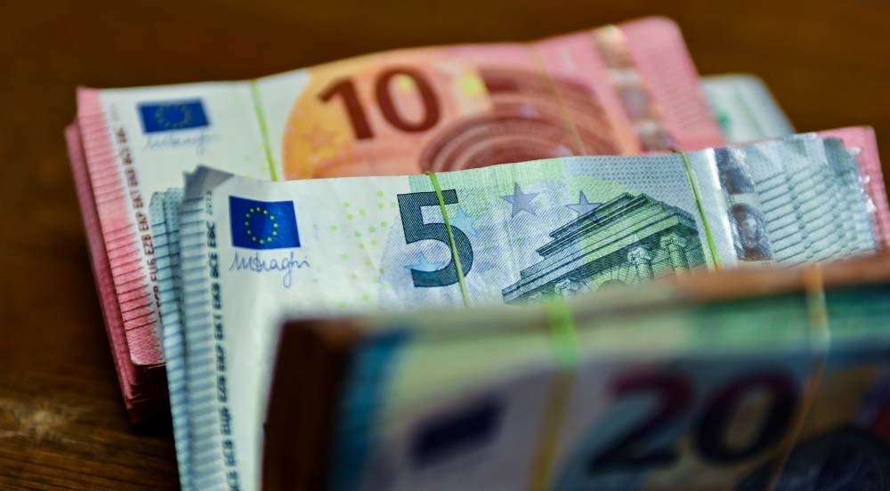 Euro prek nivelin me te ulet qe prej mesit te muajit gusht